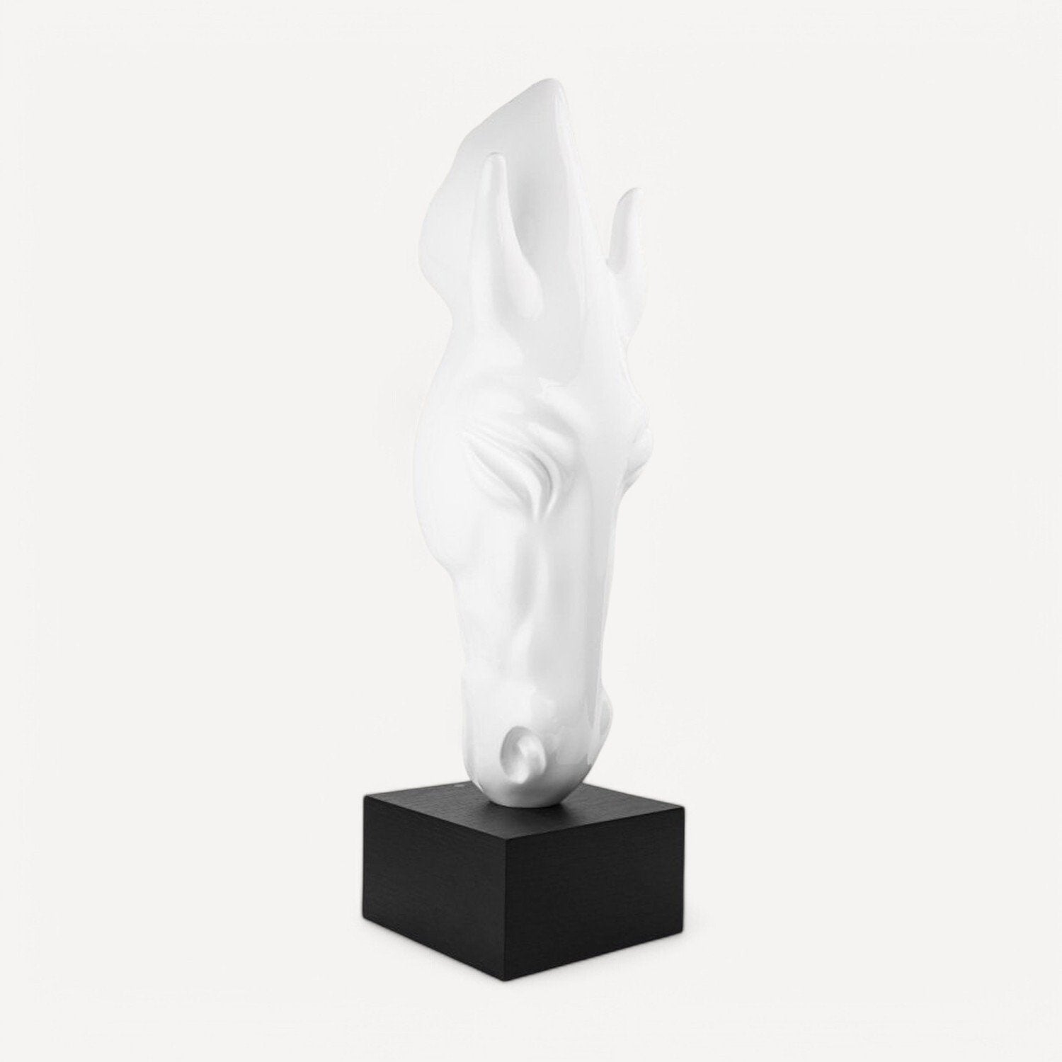 İnova Beyaz At Heykeli Büyük